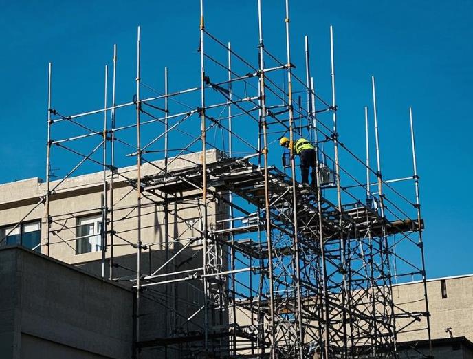 Échafaudages Cuplock pour la rénovation et l'entretien